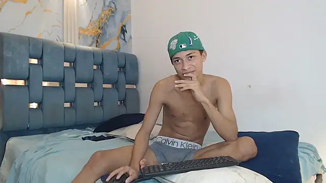 GOLD_BOYS' Live XXX Chat