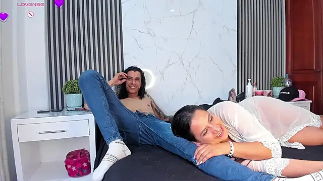 JackAndRosse_'s Live XXX Chat