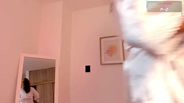 แชท XXX สดของ aleja_montiel__