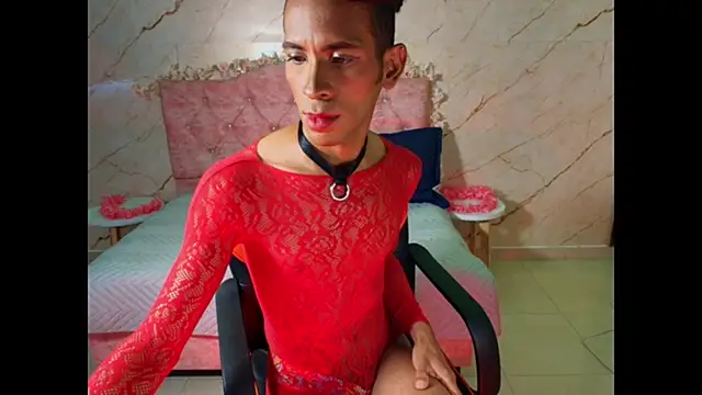 monserrat_petite's Webcam Show