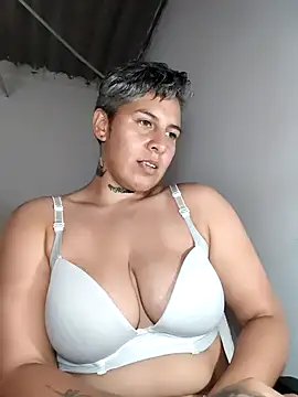 Yessi_rousse Adlı Modelin Canlı XXX Sohbeti