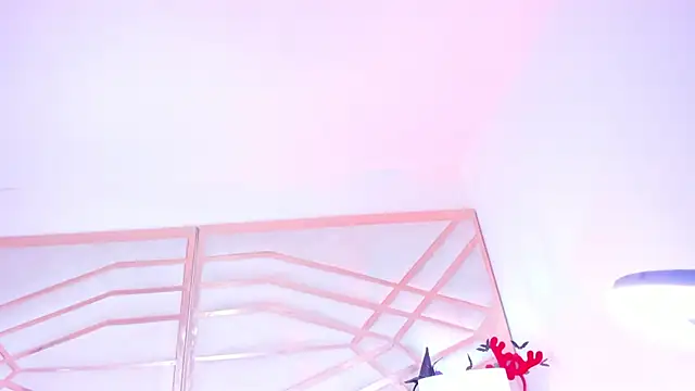 sophie-newton Adlı Modelin Canlı XXX Sohbeti