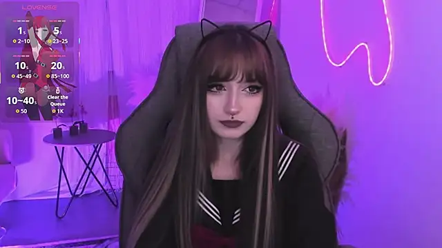 LiliLunaのライブXXXチャット