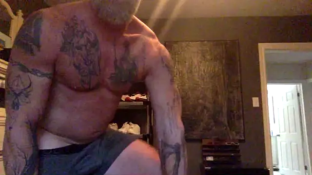 Muscledick40's Live XXX Chat