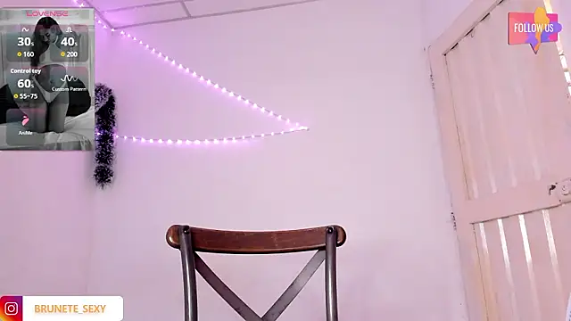 sexy_brunette_12のライブXXXチャット