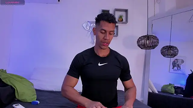 Chat +18 de Royland_Vega ao vivo