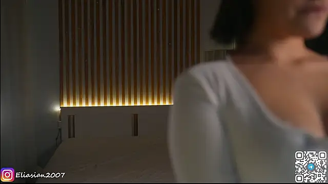 Eliasian live XXX chat