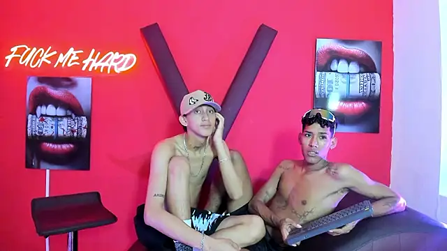 BOYS_PLAY's Live XXX Chat