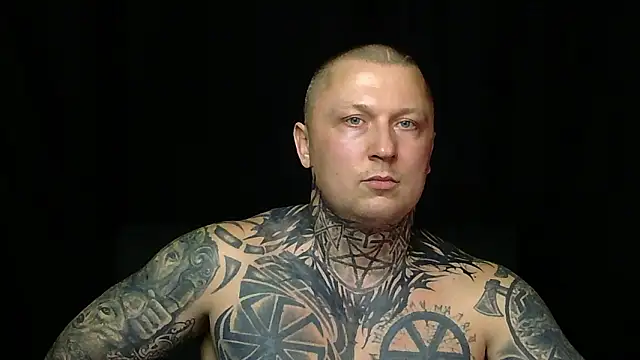 devilWithTats' Live XXX Chat