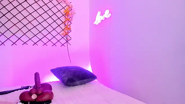 lolaXXXxperience's Live XXX Chat