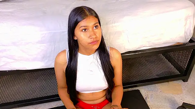 TaniaTaylor__ Chat XXX in diretta