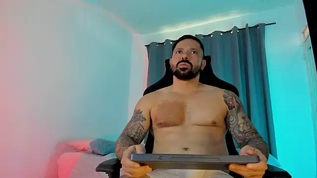 Pierre_Vidal's Live XXX Chat