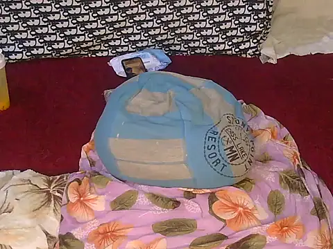 Pretty_hazel: διαδικτυακό σόου στην κάμερα