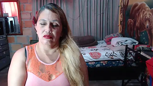 Chatroom XXX en direct de mom_son_dirty