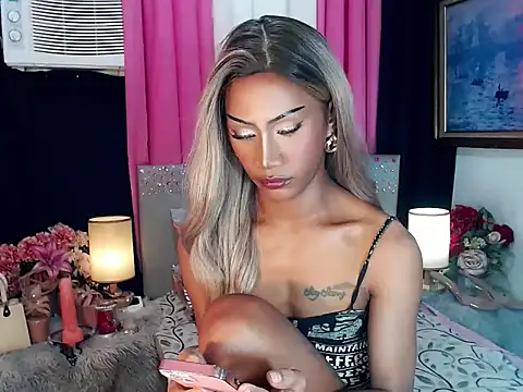 Chat +18 de Tarah_MC_Actressex ao vivo