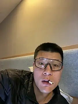 AAASuck 网络视讯表演