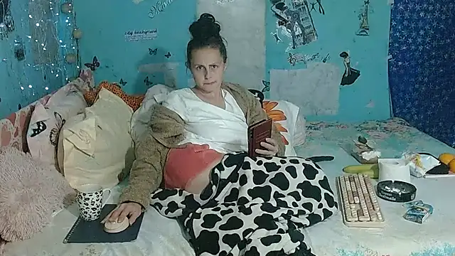 brighteyes77 লাইভ XXX চ্যাট