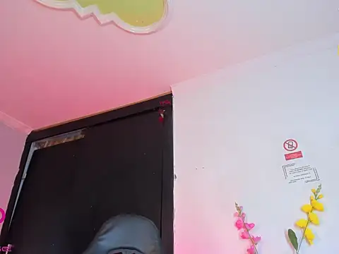 Ciara_HotTs: онлайн-секс-чат