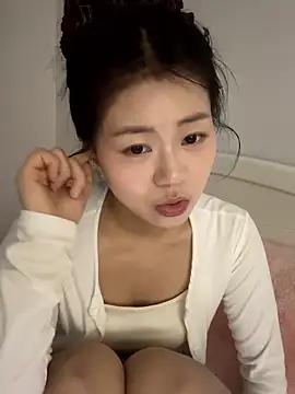 Nana-3 在線直播表演