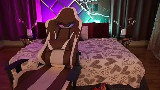 LylaYeess' Live XXX Chat