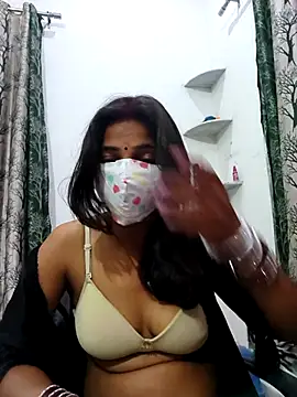 Pokazy przed kamerką – Itz_ishu