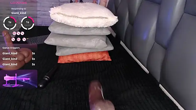 TinnaCobb's Live XXX Chat