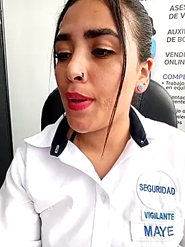 MAYE__13 Adlı Modelin Canlı XXX Sohbeti