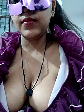 Shivani_hotty Adlı Modelin Web Kamerası Şovu