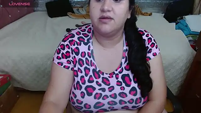 EMILY-NESSA 라이브 XXX 채팅