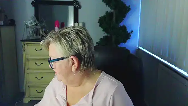 BridgetBlueEyes Chat XXX in diretta