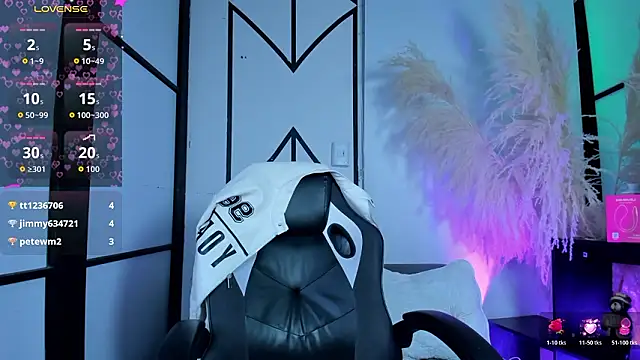 KarelyMitchel's Live XXX Chat