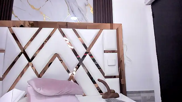 KonnySumer live XXX chat