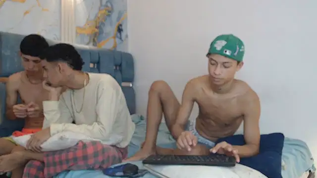 دردشة GOLD_BOYS الجنسية المباشرة