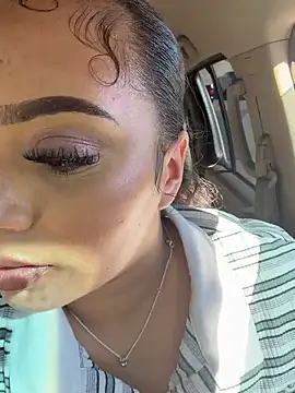 XXX chat uživo modela CarmelaAnthony