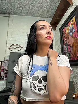 Chatroom XXX en direct de SALOME_KORLAND