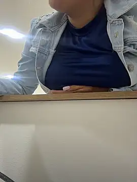 LIZ-06_ Adlı Modelin Canlı XXX Sohbeti