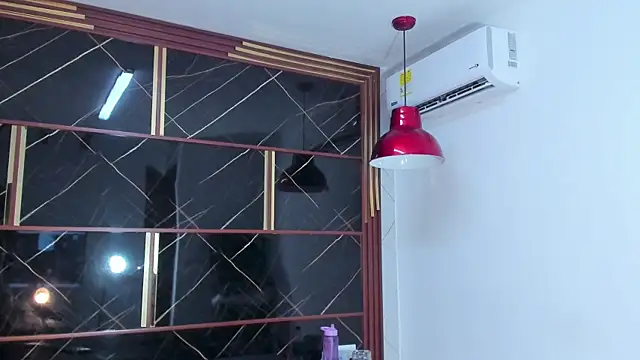 HannyThompson Adlı Modelin Canlı XXX Sohbeti