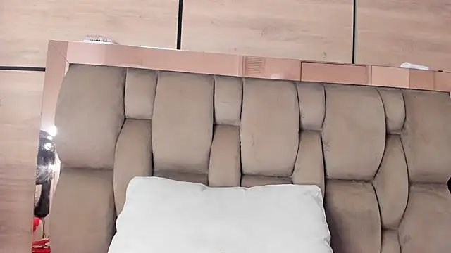 karol_lewiss 现场XXX聊天