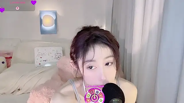 mistylana_ Adlı Modelin Canlı XXX Sohbeti