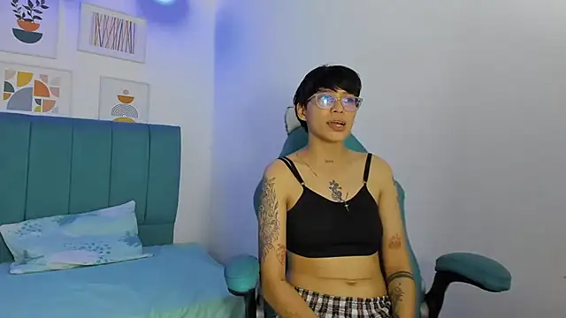 ivyheat3 Adlı Modelin Canlı XXX Sohbeti