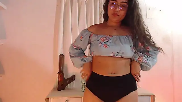 _Kim__M Adlı Modelin Canlı XXX Sohbeti