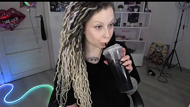 HoneySallyMoore Adlı Modelin Canlı XXX Sohbeti