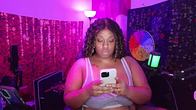 cheriserozequeen Adlı Modelin Canlı XXX Sohbeti