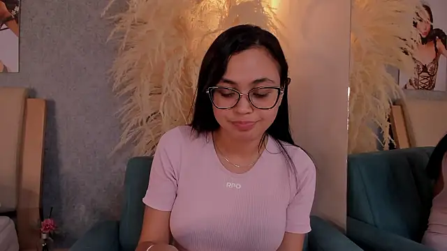 Lucia_Brown_ Live XXX-chat