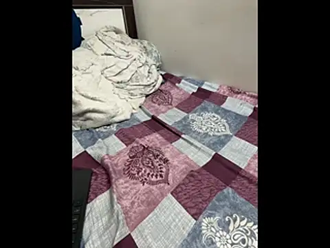 FlirtyxBoy's Live XXX Chat