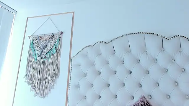 Sara_funy Adlı Modelin Canlı XXX Sohbeti