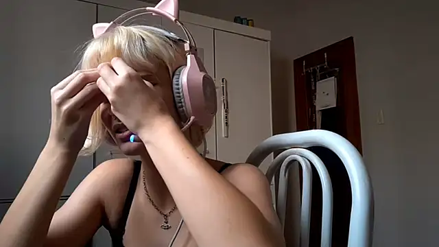 แชท XXX สดของ JustinCerqueira