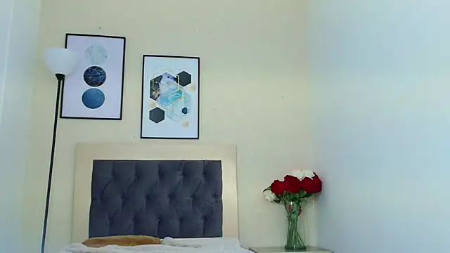 XXX chat uživo modela Yenessi_Urrutia