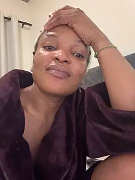 slimcateee Adlı Modelin Canlı XXX Sohbeti