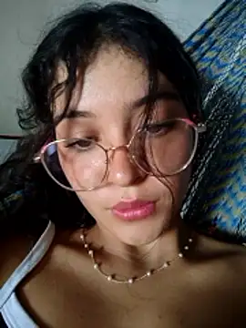 Pokazy przed kamerką – Soymaia